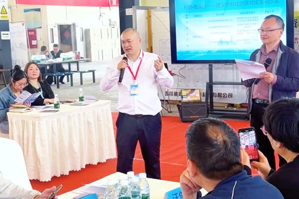 Workshops Transformed into Salons, Empowered by Science and Technology Innovation